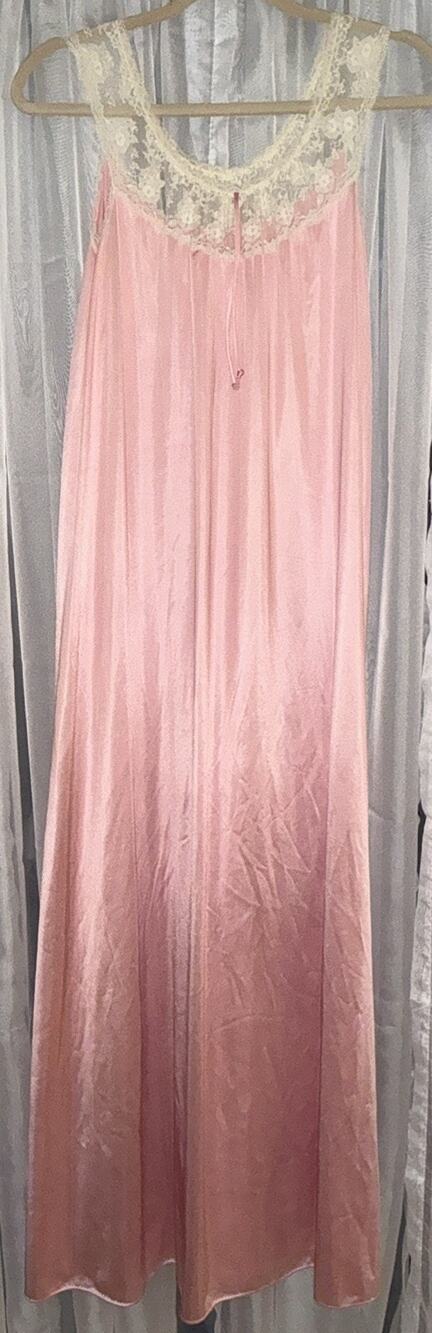 MG Vintage Blush Pink Long Length With Lace Trim Cottagecore Beauty Gown Sz S P